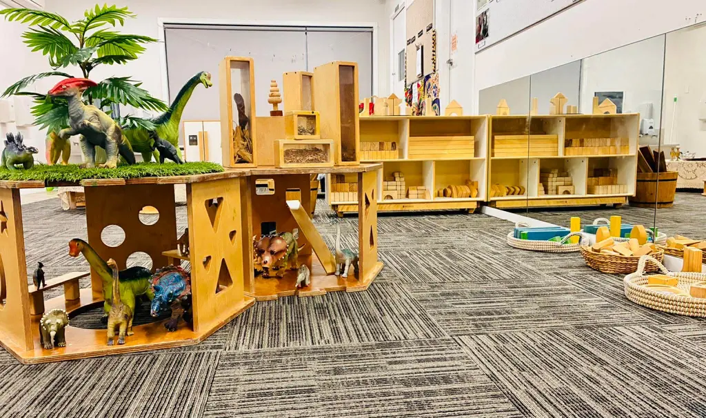 Tamariki and kaiako in a Te Puna Kelston learning space