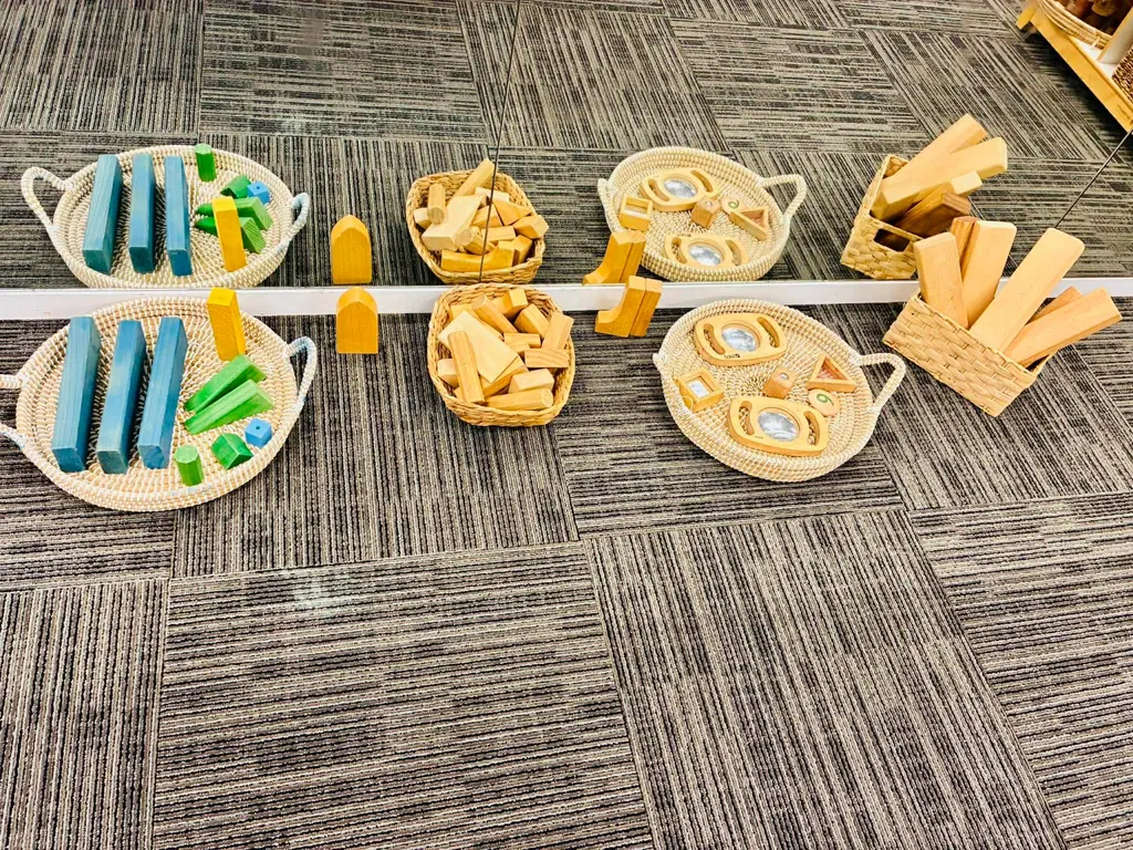 Tamariki and kaiako in the Te Puna Kelston environment